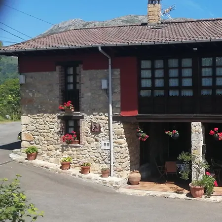 Casa Pumarada Semesterbostad Sardeda